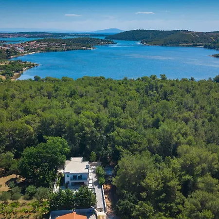 Villa Stribor Near Medulin For 8 People With Private Pool - Only 1 Km From The *
