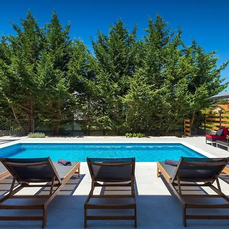 Villa Stribor Near Medulin For 8 People With Private Pool - Only 1 Km From The Banjole
