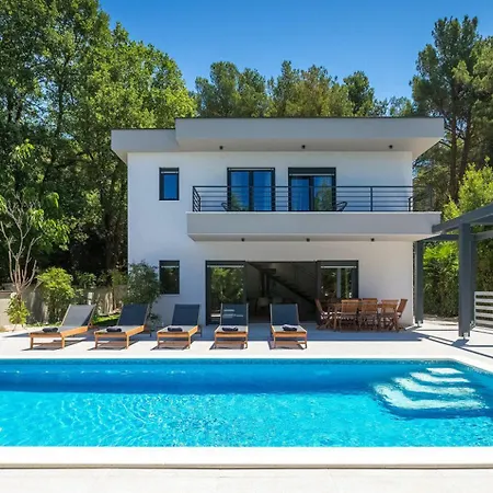 Stribor Near Medulin For 8 People With Private Pool - Only 1 Km From The * Banjole