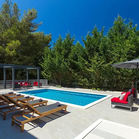 Stribor Near Medulin For 8 People With Private Pool - Only 1 Km From The * Banjole