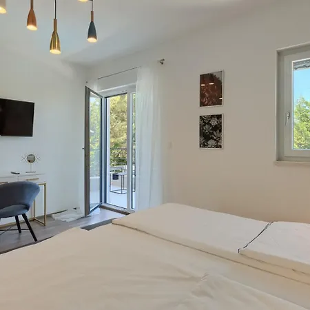 Stribor Near Medulin For 8 People With Private Pool - Only 1 Km From The Villa