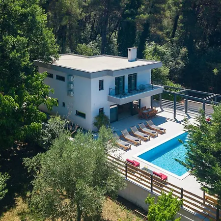 Willa Stribor Near Medulin For 8 People With Private Pool - Only 1 Km From The Banjole