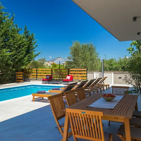 Stribor Near Medulin For 8 People With Private Pool - Only 1 Km From The