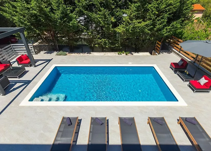 Stribor Near Medulin For 8 People With Private Pool - Only 1 Km From The