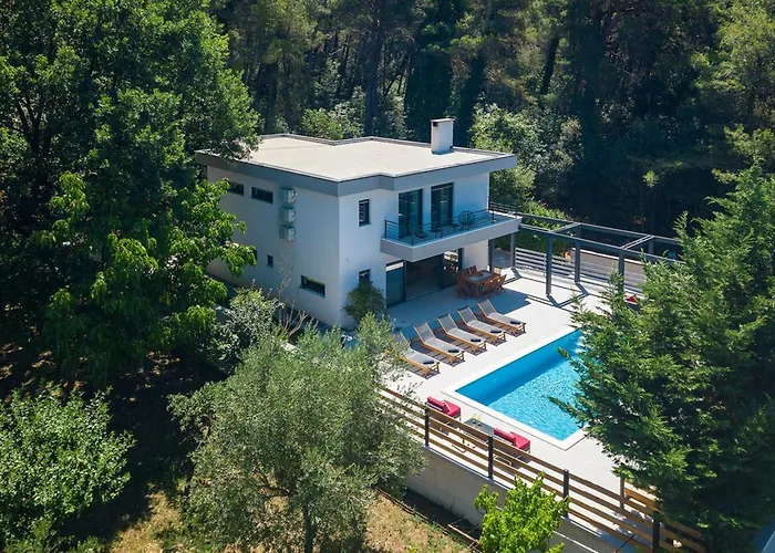 Vila Stribor Near Medulin For 8 People With Private Pool - Only 1 Km From The Banjole