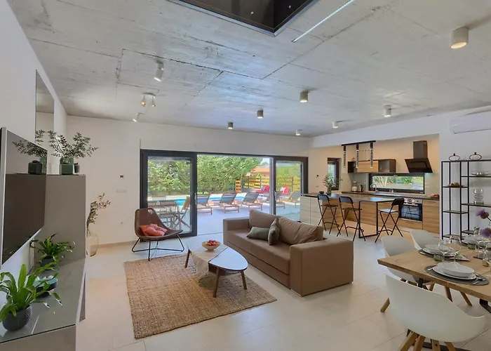 Stribor Near Medulin For 8 People With Private Pool - Only 1 Km From The * Banjole