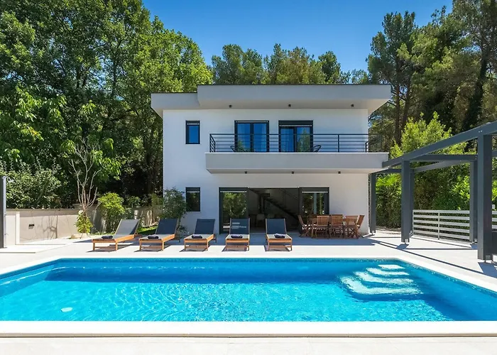 Stribor Near Medulin For 8 People With Private Pool - Only 1 Km From The * Banjole