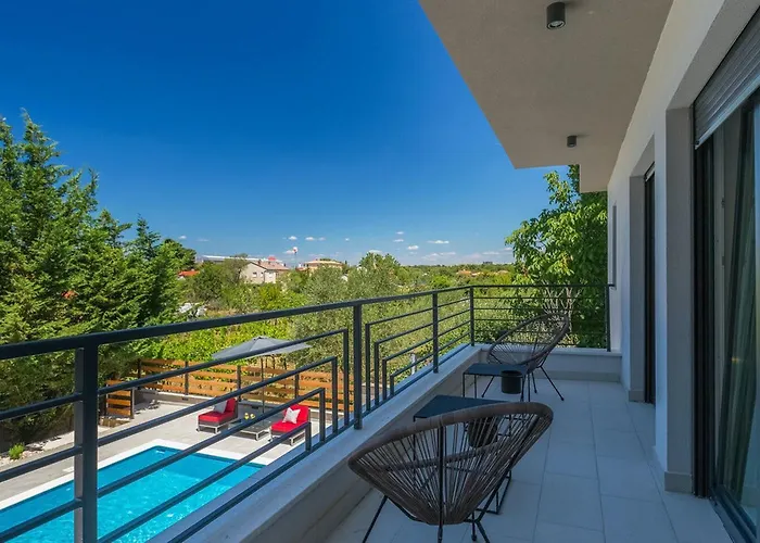 Stribor Near Medulin For 8 People With Private Pool - Only 1 Km From The Vila