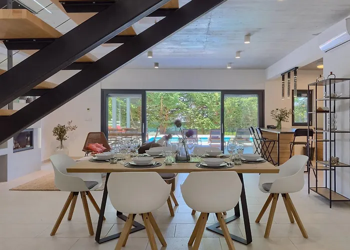 Stribor Near Medulin For 8 People With Private Pool - Only 1 Km From The